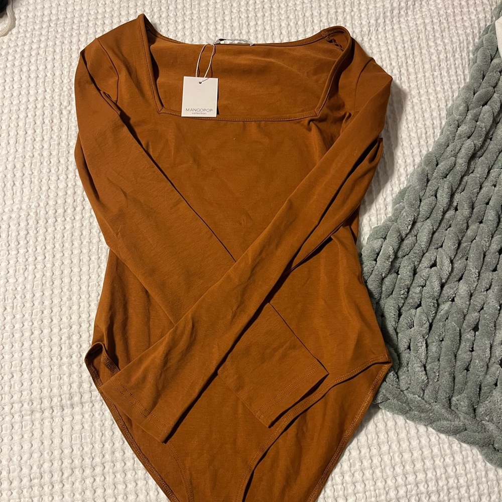 Mangopop camel long sleeve bodysuit